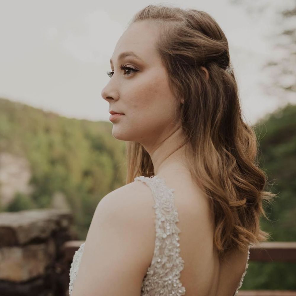 Meet your Posher, Camelia